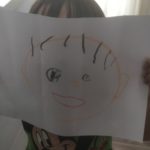 子供が似顔絵を描いてくれた。